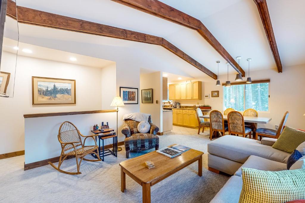 Breckenridge Hideaway - image 3
