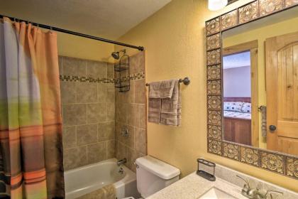 Mountain Escape with Ski Locker and Free Shuttle! - image 17