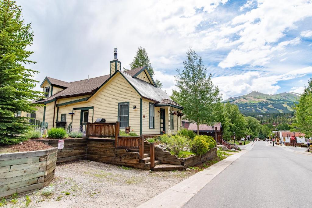 Gold Flake Cottage - main image