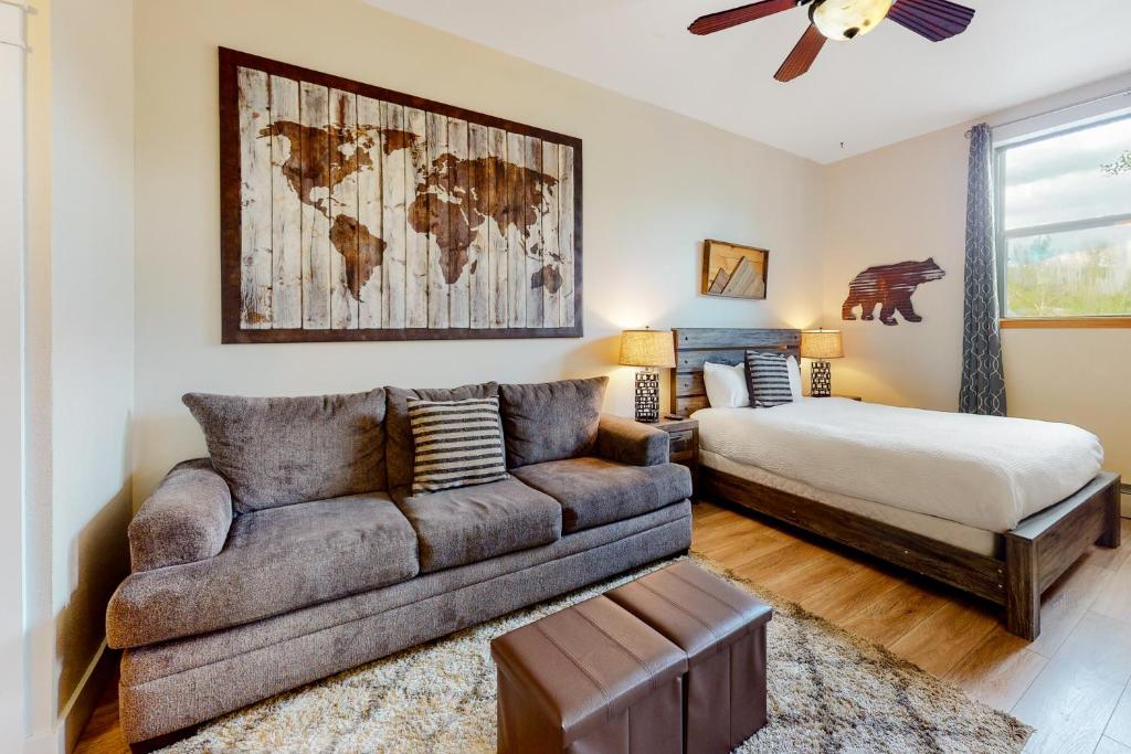 Blue River Escapade - main image