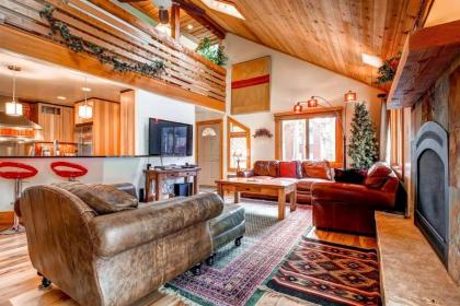 Pine Station House 5 BR Loft with Hot Tub and Views Colorado