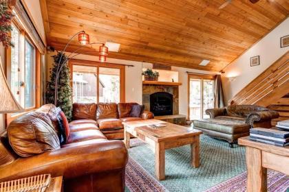 Pine Station House 5 BR Loft with Hot Tub and Views - image 3