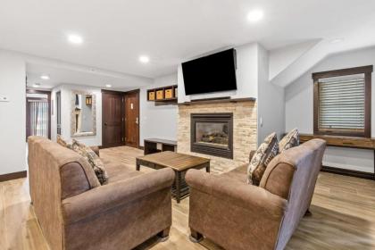 Cozy 2 BDR Walk to Main St and Ski Lifts  Slopes