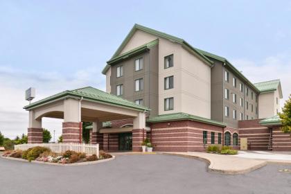 Holiday Inn Express Breezewood an IHG Hotel