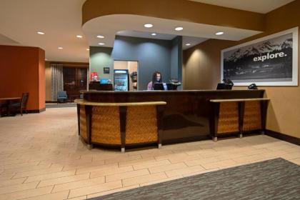 Hampton Inn & Suites Bremerton - image 11