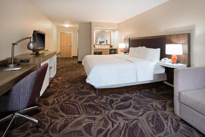 Hampton Inn & Suites Bremerton - image 21