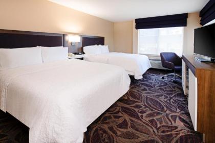 Hampton Inn & Suites Bremerton - image 3