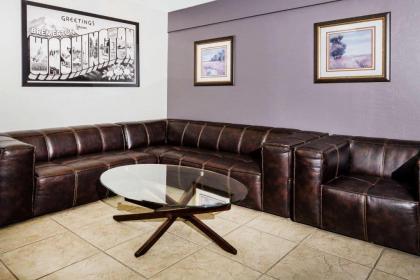 Super 8 by Wyndham Bremerton - image 11