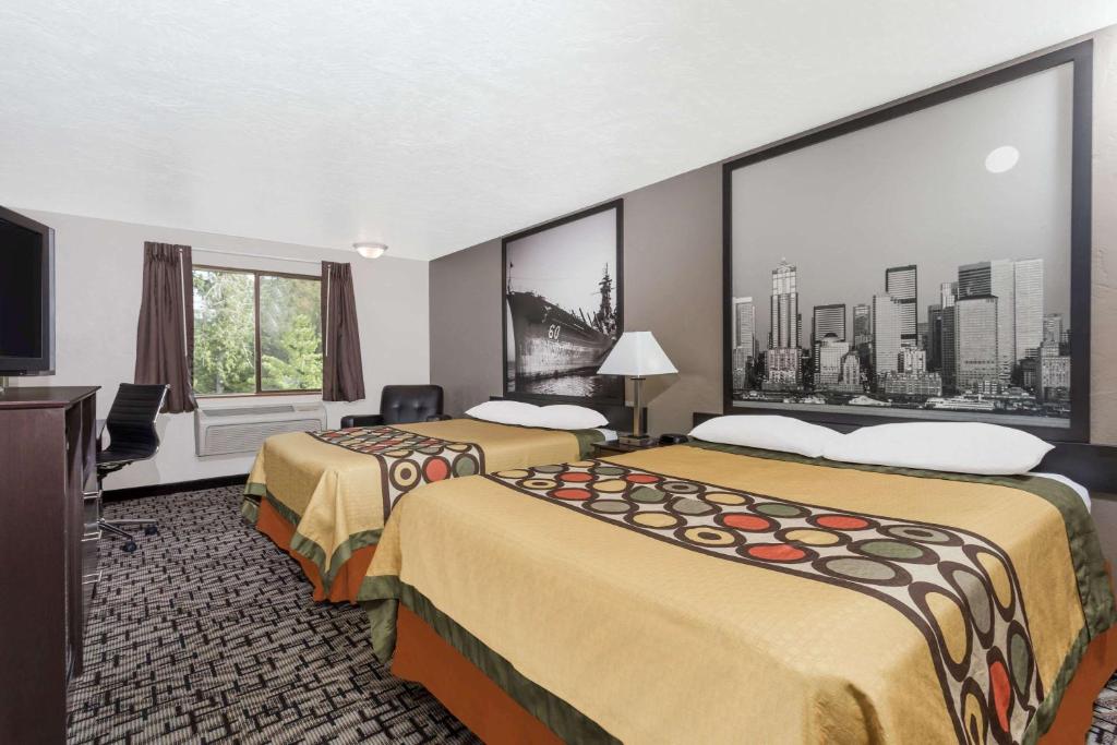Super 8 by Wyndham Bremerton - image 2