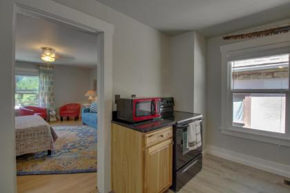West Bremerton Cozy Home - image 9