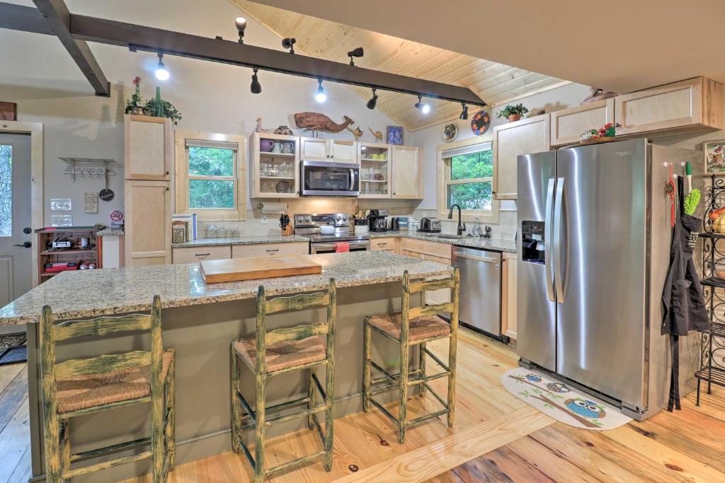 Secluded Pisgah Natl Forest Retreat with Views - image 2