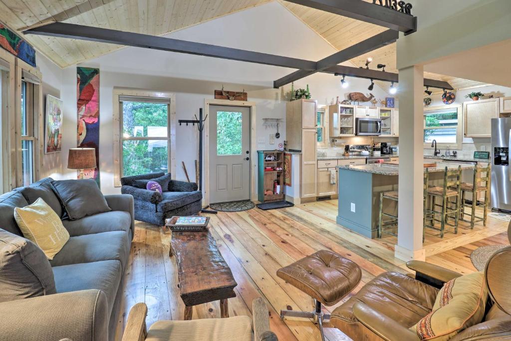 Secluded Pisgah Natl Forest Retreat with Views - image 5