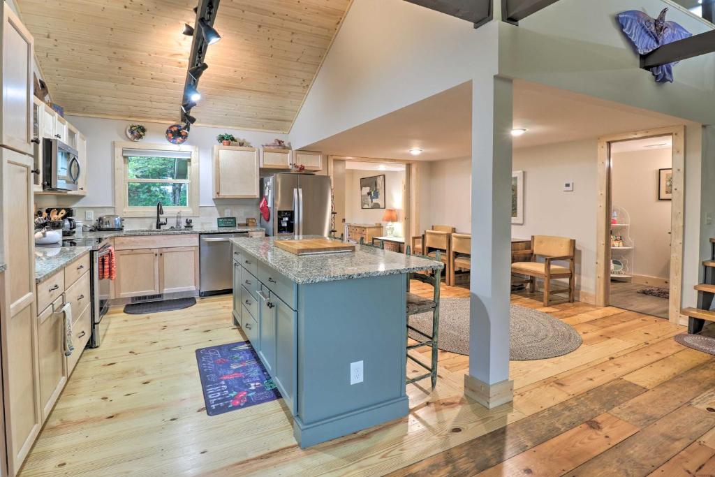 Secluded Pisgah Natl Forest Retreat with Views - image 6