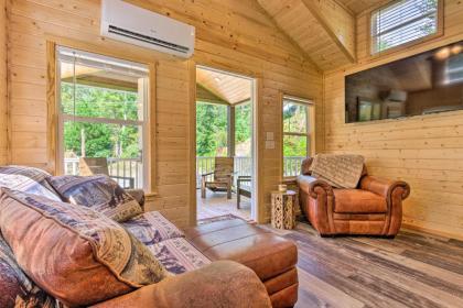 Brevard Cabin Tiny Living Near Big Adventure - image 17