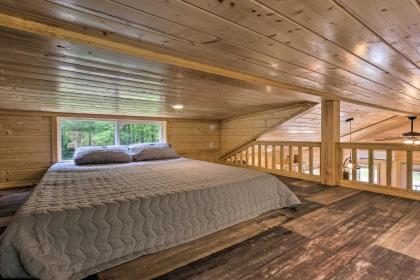 Brevard Cabin Tiny Living Near Big Adventure - image 2
