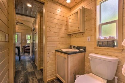 Brevard Cabin Tiny Living Near Big Adventure - image 9