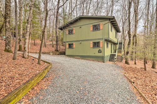 Brevard Cabin with Game Room and Resort Amenities - image 4