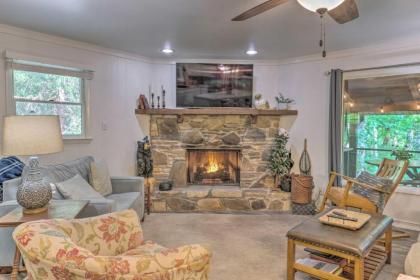 Beautiful Connestee Falls Home with Porch in Brevard - image 5