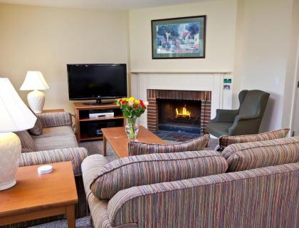 Resort Condos Nestled in the Natural Beauty of Cape Cod - image 8