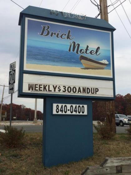 Brick Motor Inn - image 11