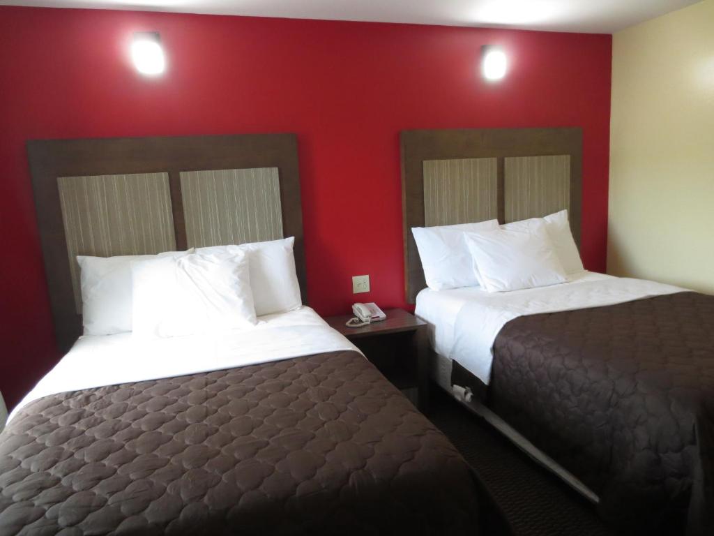 Brick Motor Inn - image 4