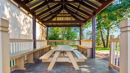 Best Western Plus Bridgeport Inn - image 12