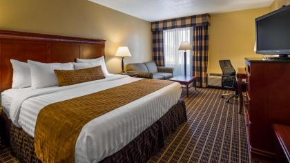 Best Western Plus Bridgeport Inn - image 9