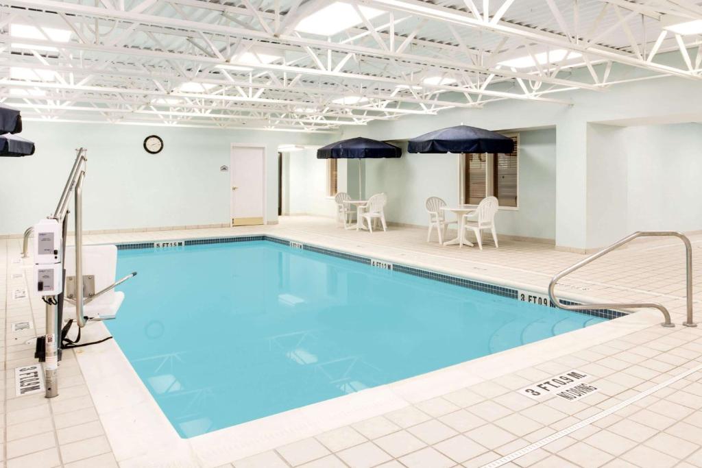 Wingate by Wyndham Bridgeport - image 4
