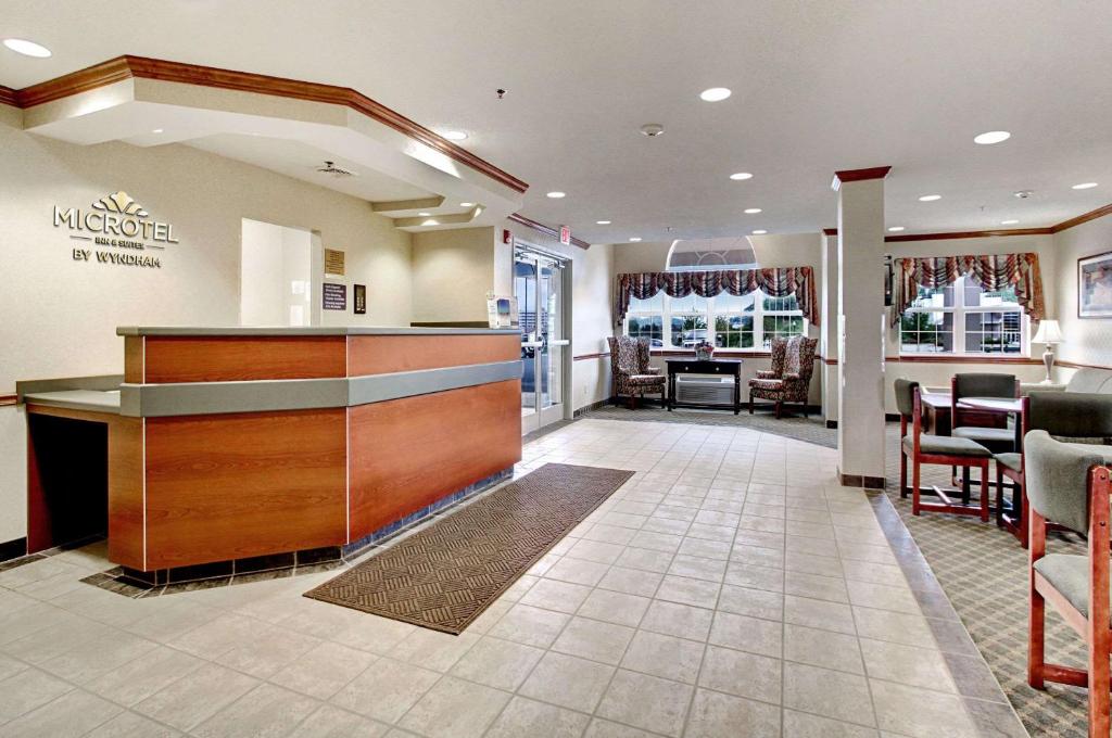 Microtel Inn & Suites by Wyndham Bridgeport - image 5