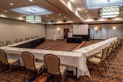 Embassy Suites St. Louis - Airport - image 20