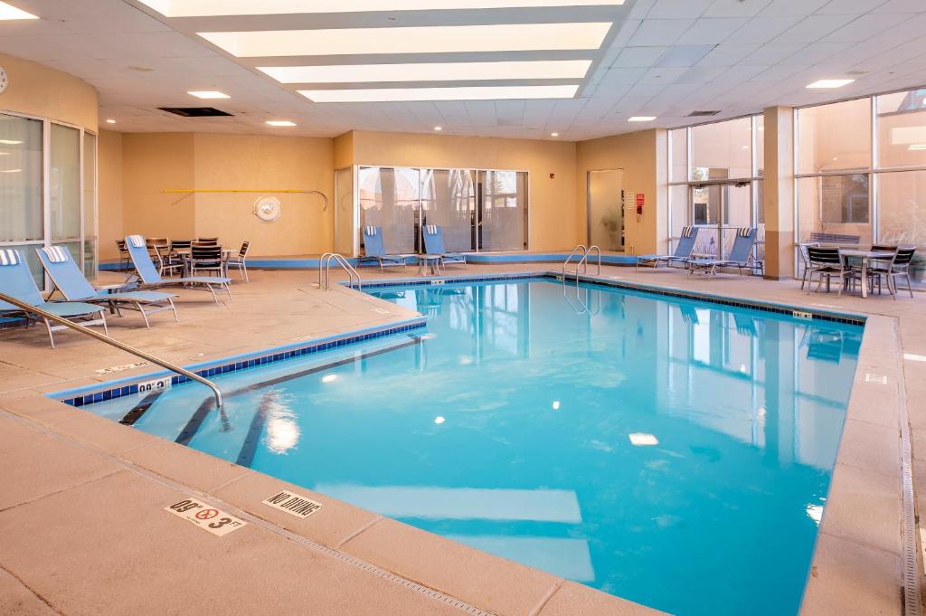 Embassy Suites St. Louis - Airport - image 6
