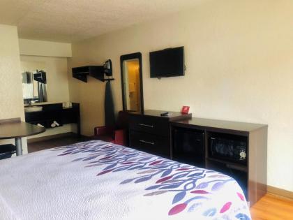 Red Roof Inn Bridgeton - image 4