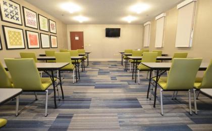 Holiday Inn Express Pittsburgh-Bridgeville an IHG Hotel - image 10