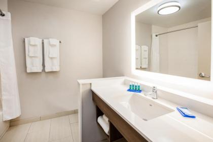 Holiday Inn Express Pittsburgh-Bridgeville an IHG Hotel - image 15
