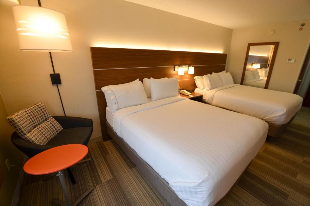 Holiday Inn Express Pittsburgh-Bridgeville an IHG Hotel - image 3