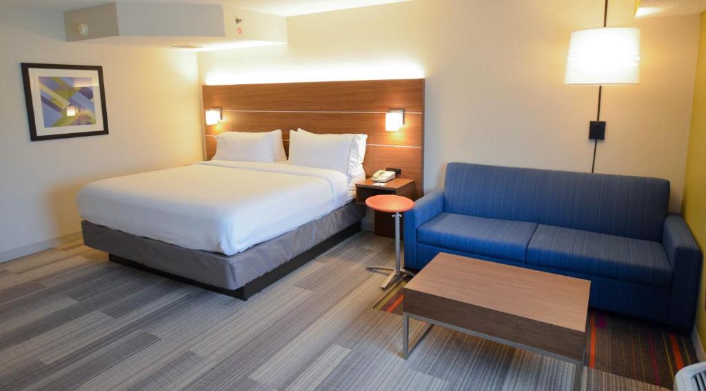 Holiday Inn Express Pittsburgh-Bridgeville an IHG Hotel - image 6