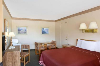 Howard Johnson by Wyndham Brigham City - image 12