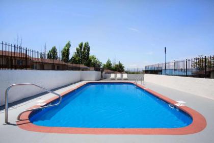 Howard Johnson by Wyndham Brigham City - image 3