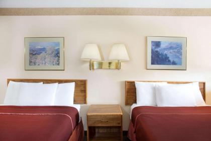 Howard Johnson by Wyndham Brigham City - image 5