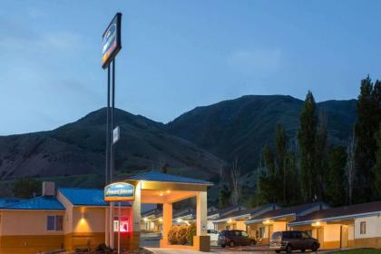 Howard Johnson by Wyndham Brigham City - image 6