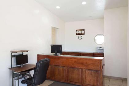 Howard Johnson by Wyndham Brigham City - image 9