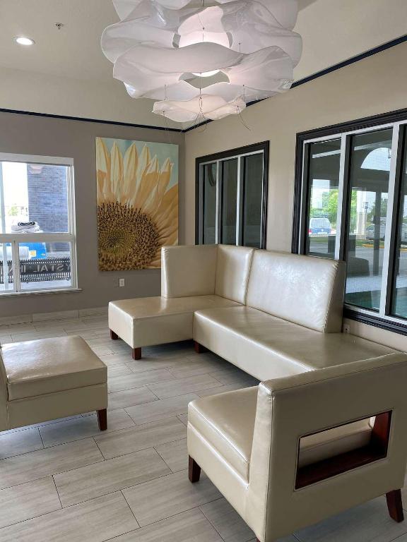 Best Western Brigham City Inn & Suites - image 2