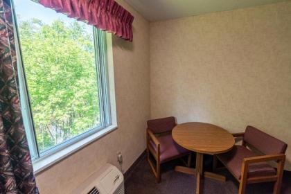 Willabee's Motel - image 8