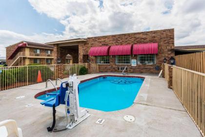 Econo Lodge & Suites Brinkley - image 15