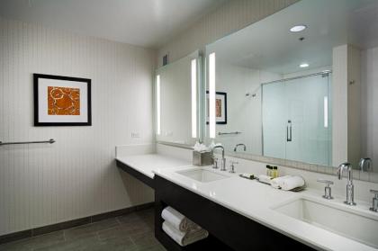 DoubleTree by Hilton Hotel Bristol - image 4