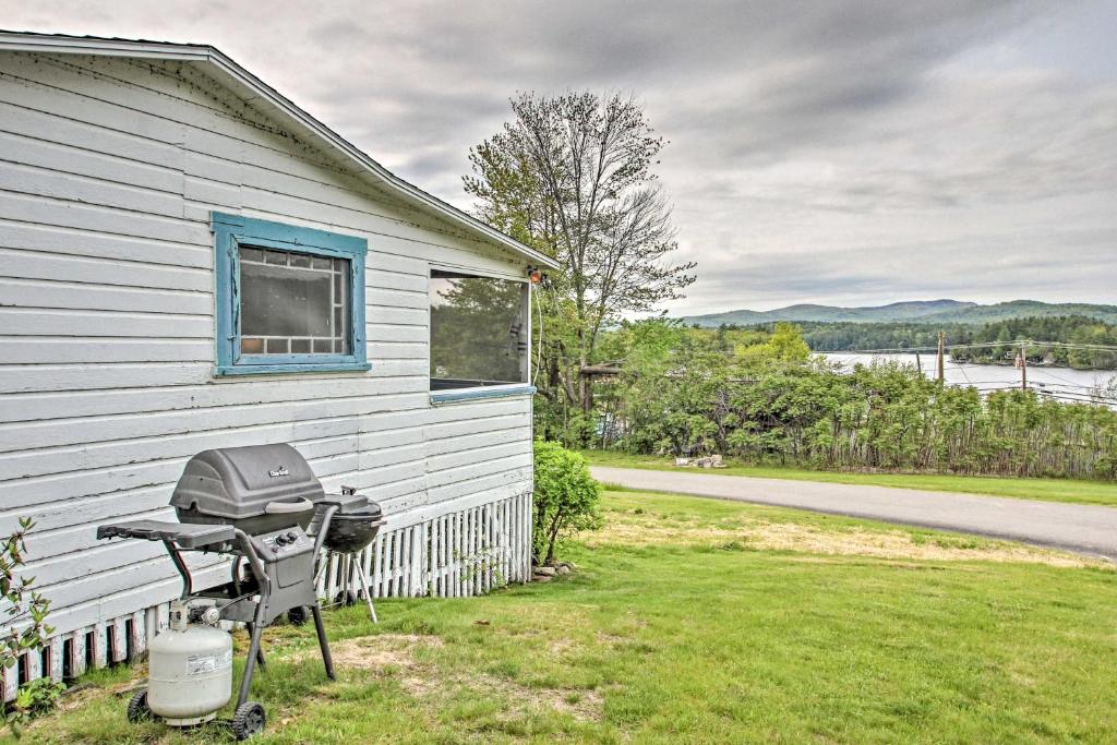 Newfound Lake Studio BBQ Fire Pit and Beach Access - image 2