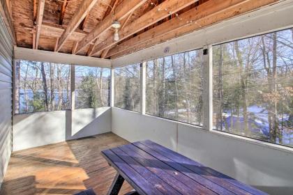 Updated Bristol Lakehouse with Kayaks and Beach Access - image 12