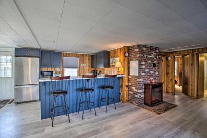 Updated Bristol Lakehouse with Kayaks and Beach Access - image 6