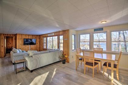 Updated Bristol Lakehouse with Kayaks and Beach Access - image 8