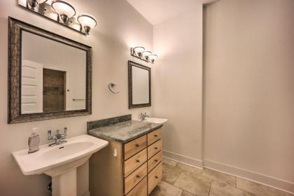 Chic Downtown Escape 8 Mi to Motor Speedway! - image 14